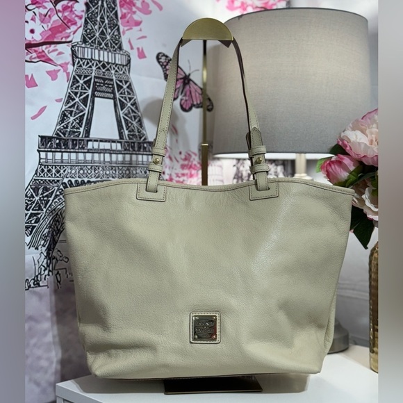Dooney and Bourke Pebble Leather Tote Shoulder Bag Ivory NWOT - Picture 1 of 9